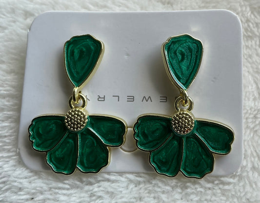 One Pair of Fashion Flower Stitched 5-Petal Women's Earrings