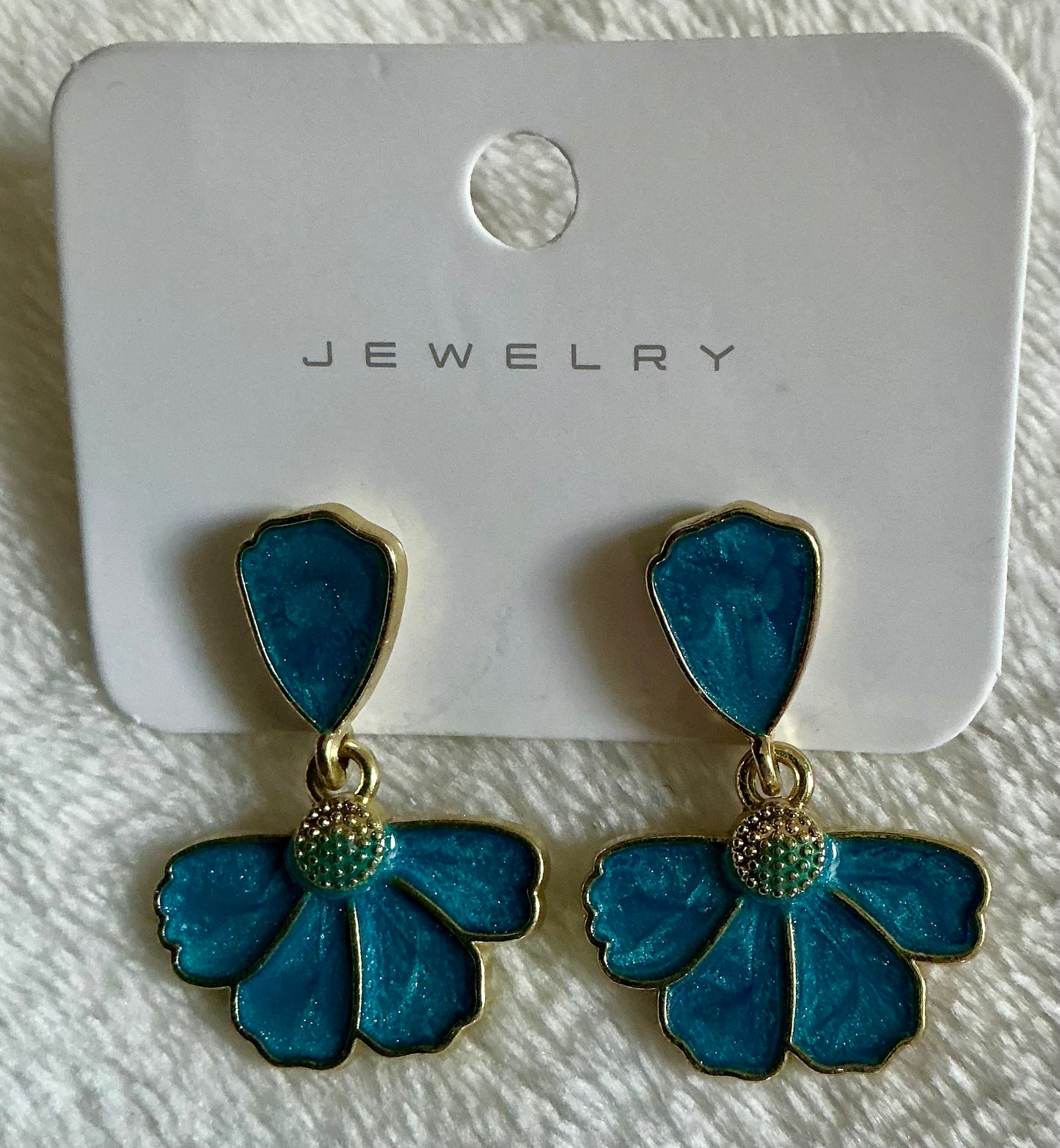 One Pair of Fashion Flower Stitched 5-Petal Women's Earrings