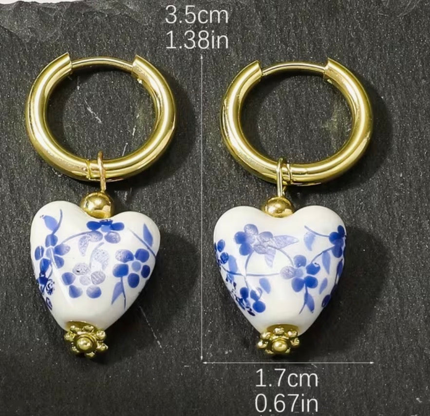 1 Pair of Retro Chinese Blue Ceramic Heart-Shaped Earrings, Printed with Patterns, Stainless Steel Tsinghua Porcelain Imitation Earrings