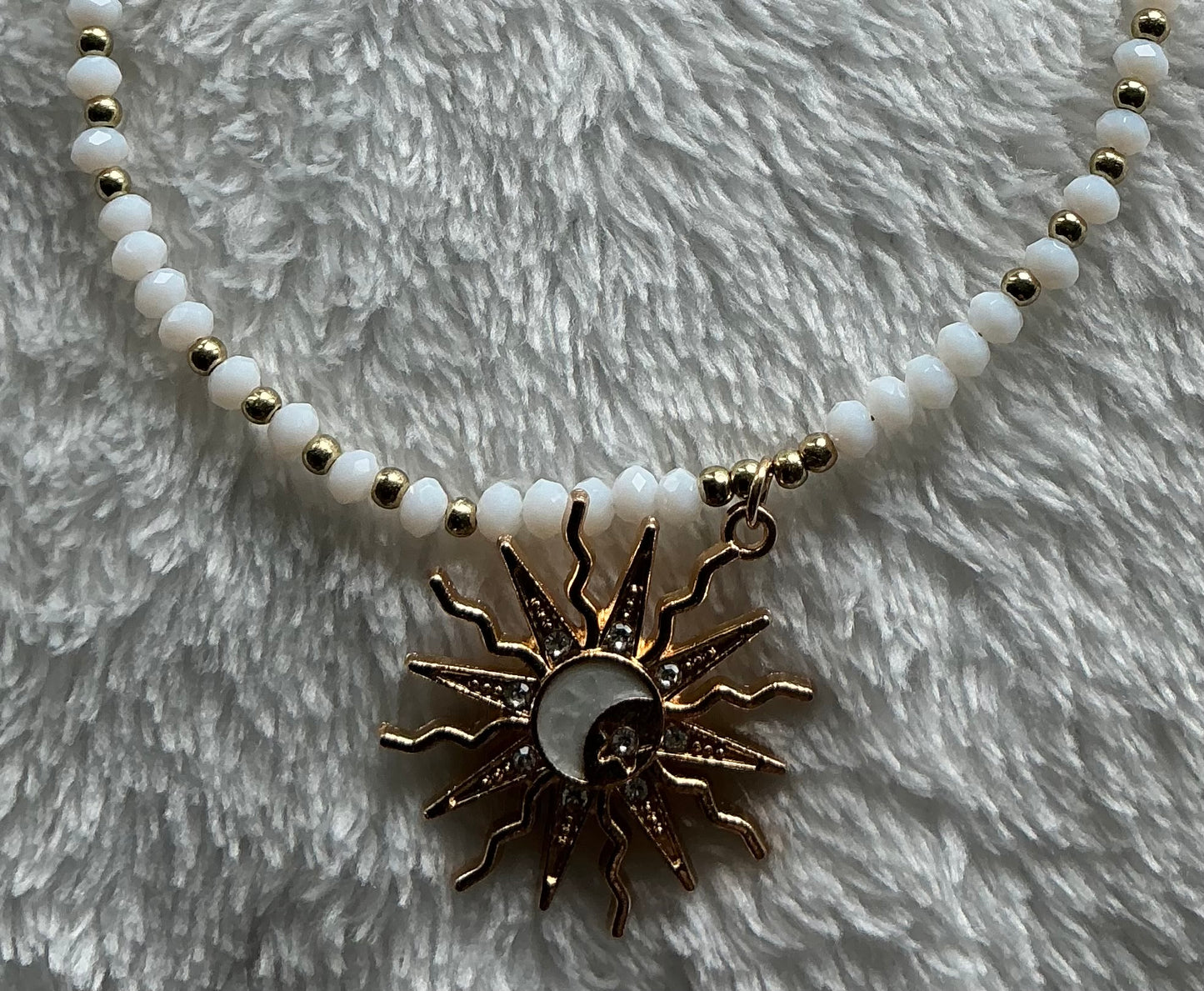 A Youth Sun Pendant Beaded Anklet for Everyday Party And Vacation Outfits