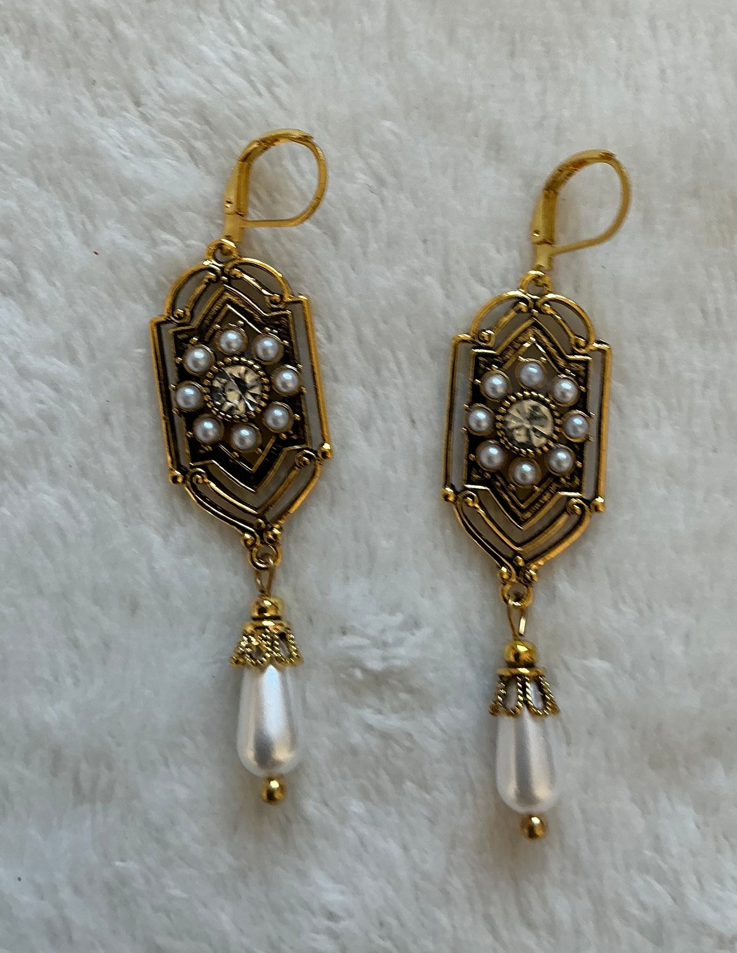 Bohemian Creative Geometric Openwork Design Long Women's Earrings with Teardrop Synthetic Gemstone Pendant, Court-style Vintage Women's Earrings