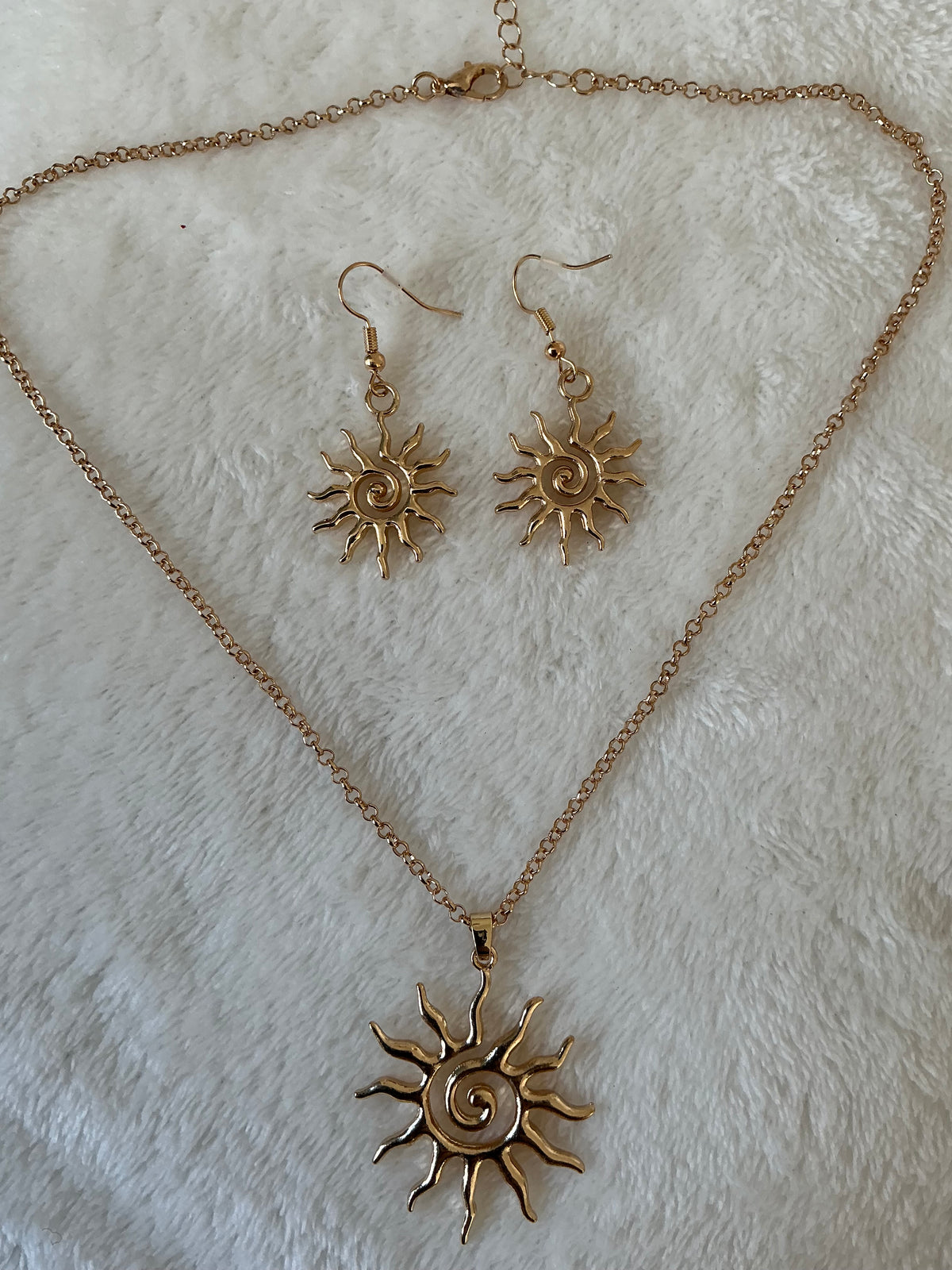 Bohemian Style Sunflower Pendant Necklace and Earrings Set